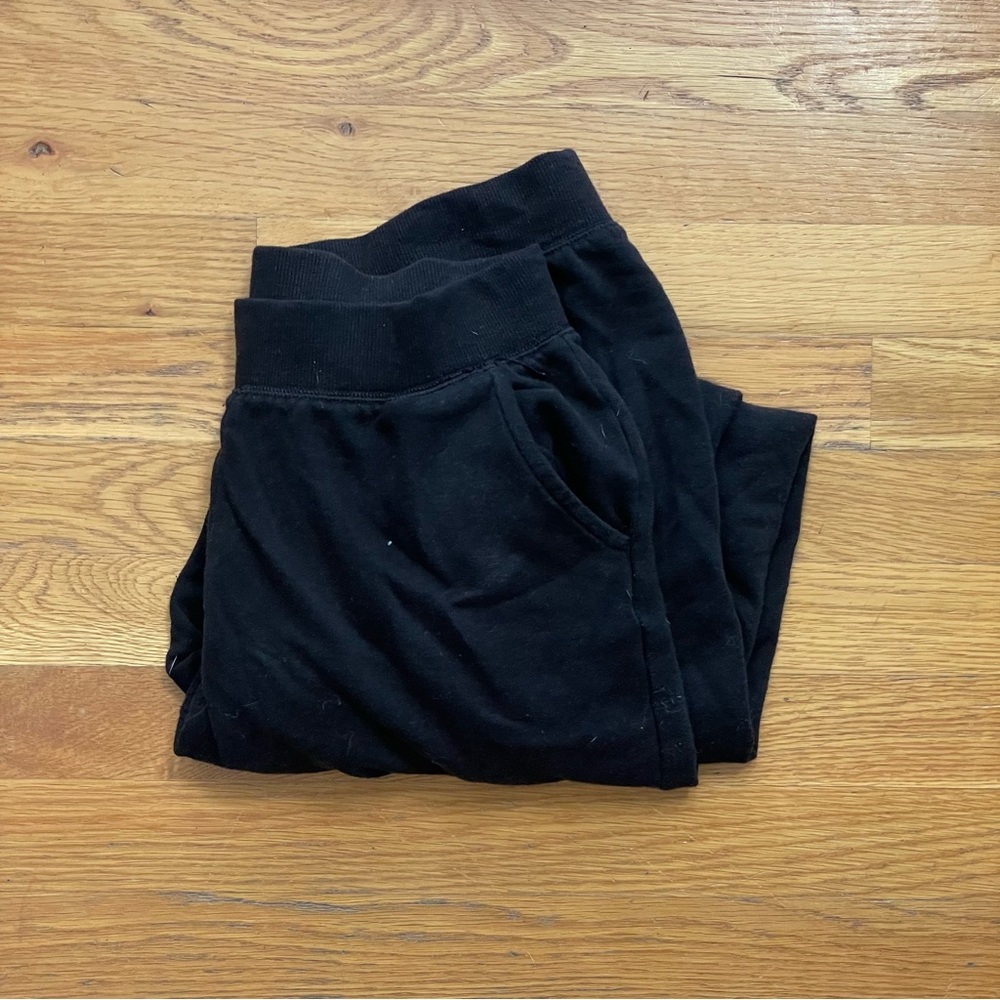 black sweatpants